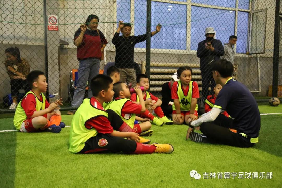 快乐童年，足球相伴！——震宇足球俱乐部“超级比赛日”精彩瞬间