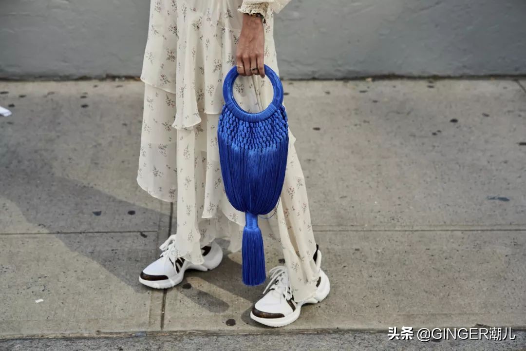 刚公布的潘通年度色怎么玩？