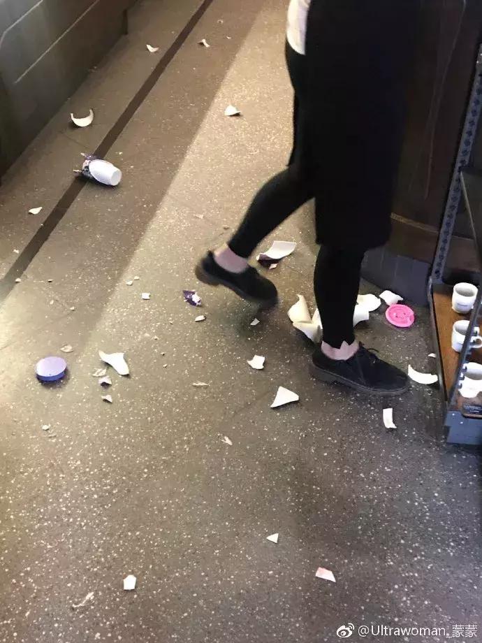 一个杯子卖高价,一个杯子天价