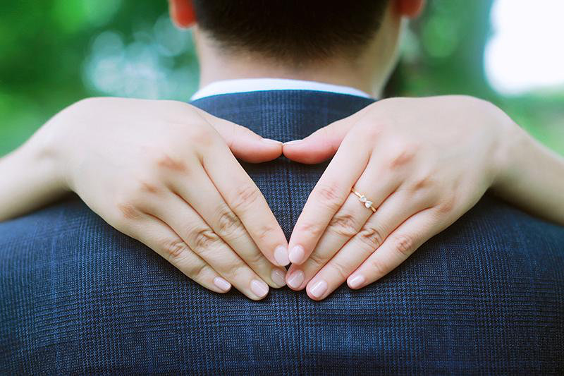 旅拍婚纱照风格如何选衣服,怎么拍时尚婚纱照攻略