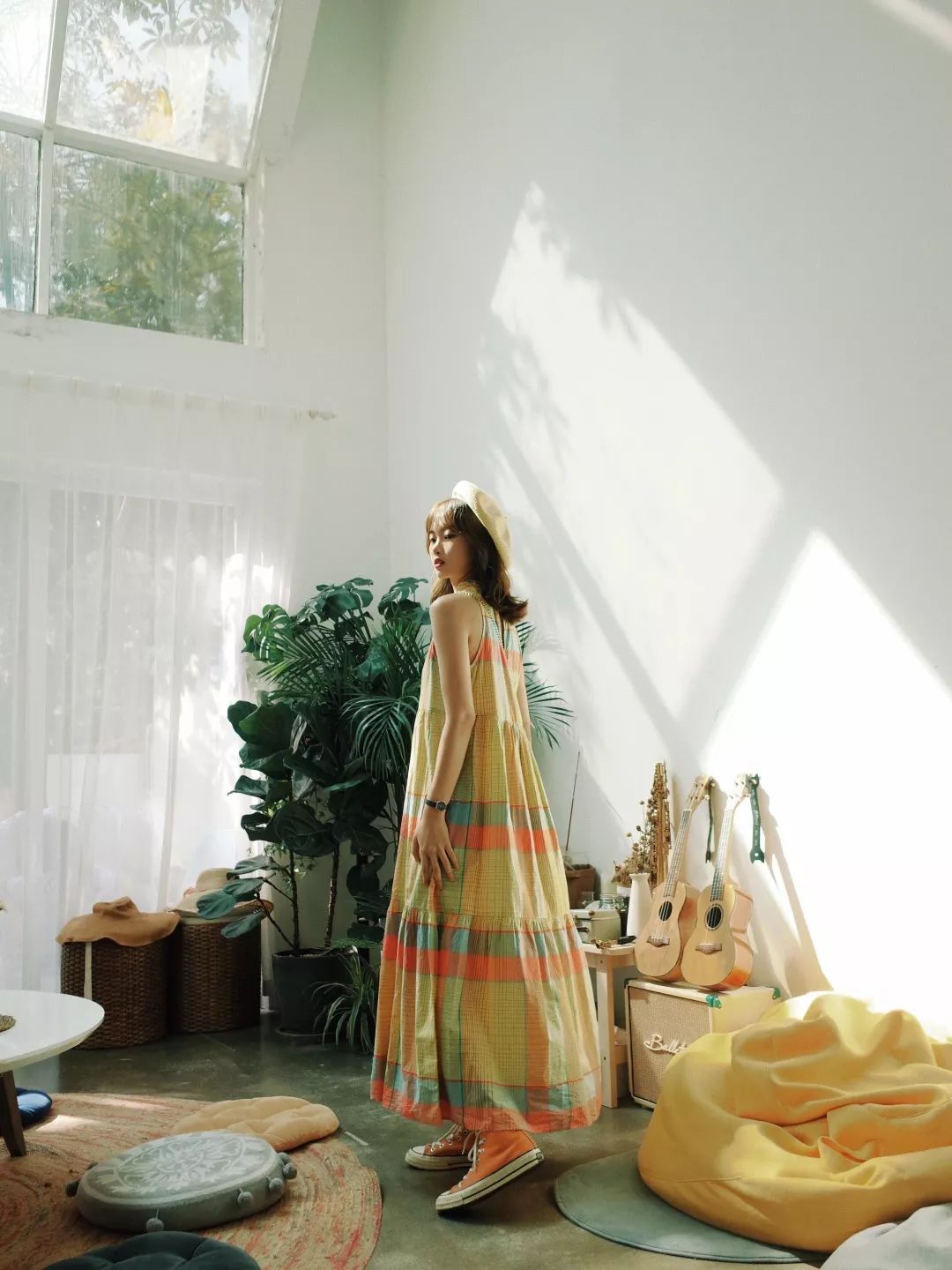 牛油果绿穿出夏季里自己的风格,牛油果色跟什么颜色一起穿才好看