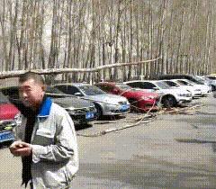 车门下面的塑料板裂了怎么修复,车门侧边裂了怎么修补