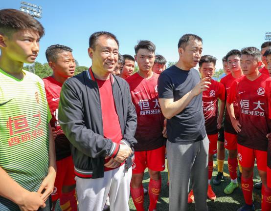 许家印张近东足球,许家印张近东交杯