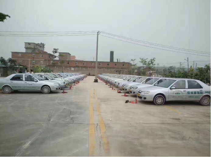 科目二坡道定点停车与起步熄火,科目二坡道熄火如何再起步