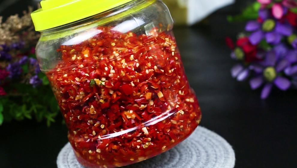 广东大厨后厨用的剁辣椒的做法,怎样做剁辣椒不要那么酸