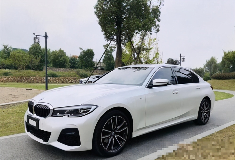 宝马320li和奥迪a4l买哪个比较好,宝马320li与奥迪a4l如何选择