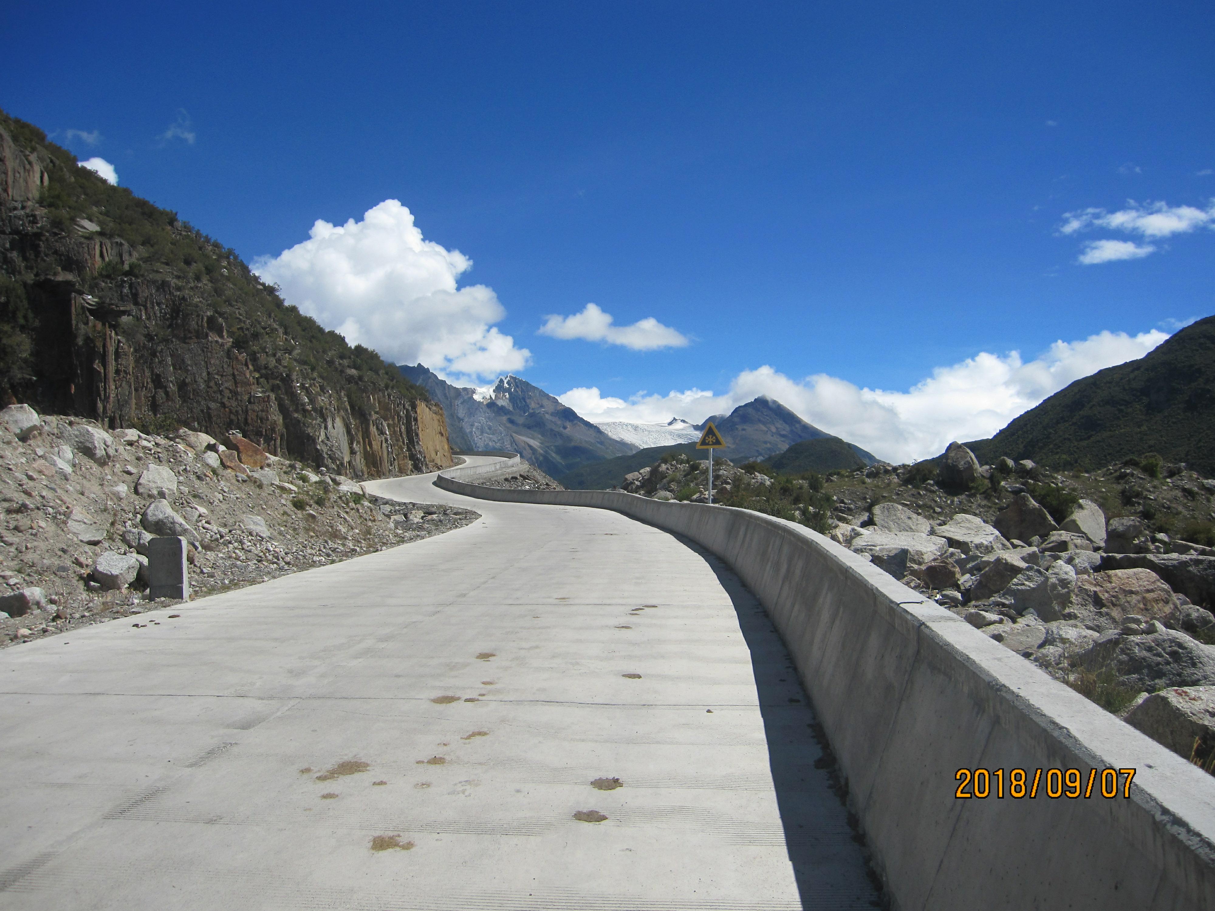 西藏第八天雪山下的然乌湖,从安徽到来西藏古冰川旅游攻略