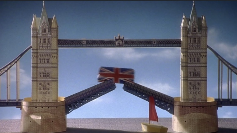伦敦塔桥被卡住,伦敦塔桥被卡在空中