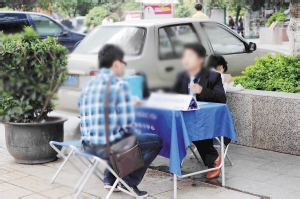 地摊赚钱的100个方法,地摊怎么赚钱又稳又不赔