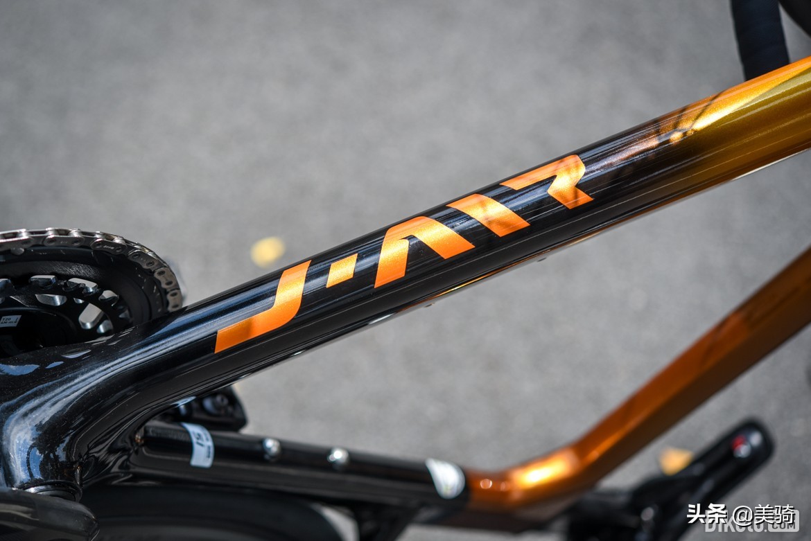 入门碳纤维公路车和顶级铝公路车,kootu碳纤维公路车测评