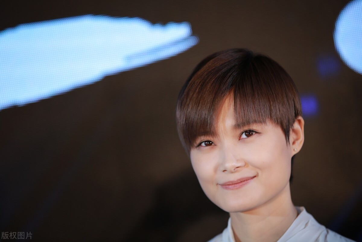 李宇春有没有男朋友,李宇春嫁到外国了吗