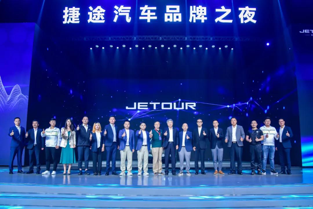 红花榜｜为何汽车品牌热衷跨界？运动、时尚、电竞等Buff加成真香