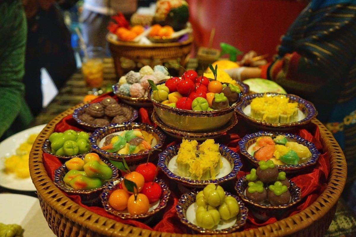 去泰国旅游必买的十种水果 (泰国旅游水果小摊)