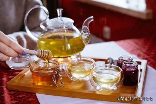 早上可以空腹吃牛奶煮香蕉吗,牛奶蜂蜜香蕉三者能一起吃吗