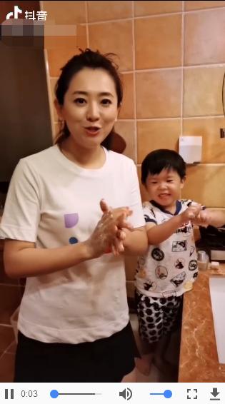 月亮姐姐晒儿子的视频,月亮姐姐晒娃