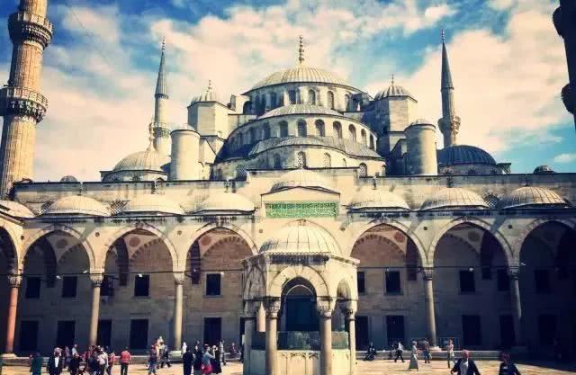 鐩涗笘涓浗缁忓吀浼犳壙,鐩涗笘涓浗鐡峰櫒