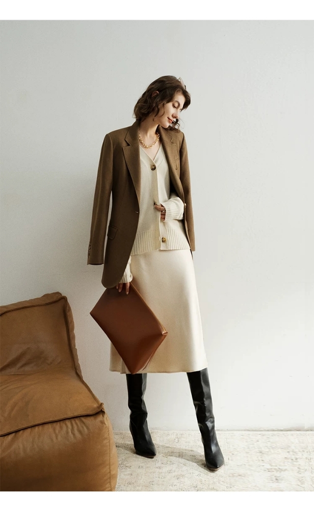 初秋时髦针织衫单品,初冬安哥拉高领条纹针织衫