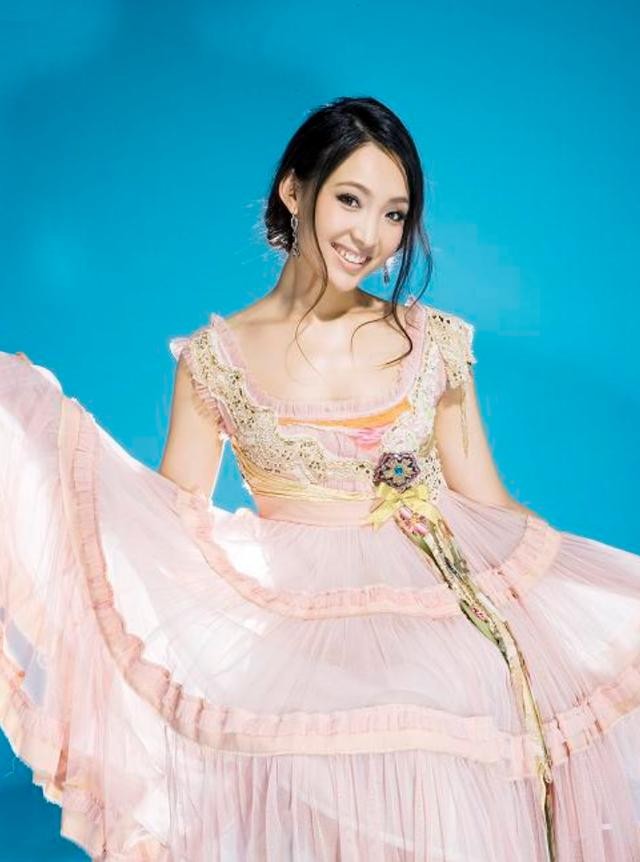 艺人白静为啥走演戏道路,女艺人白静简历