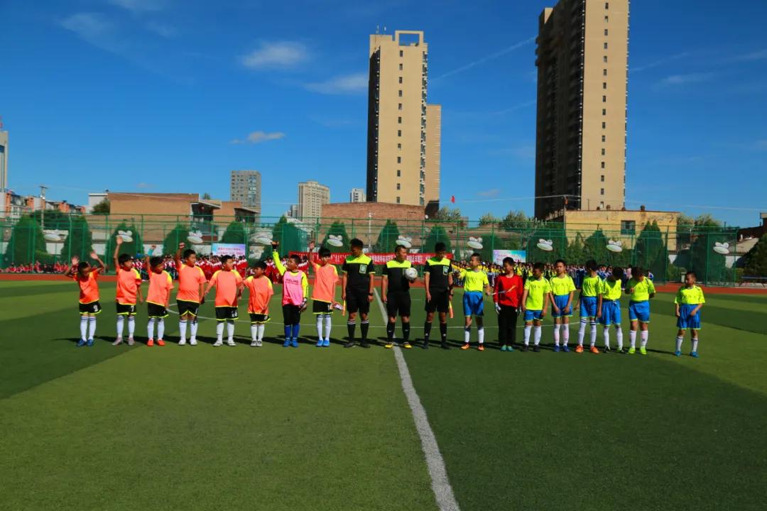 快乐足球放飞自我,青少年校园足球联赛拉开帷幕