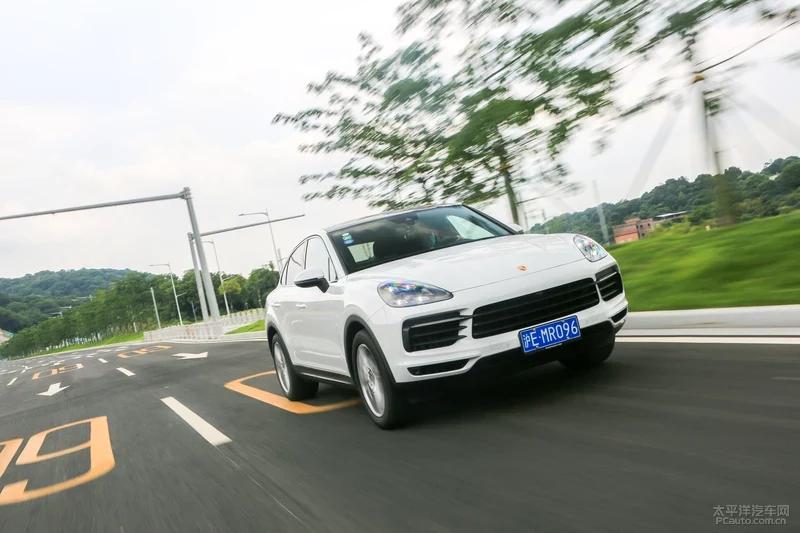 保时捷2024款卡宴coupe石英灰街拍,保时捷卡宴coupe2024款音响效果