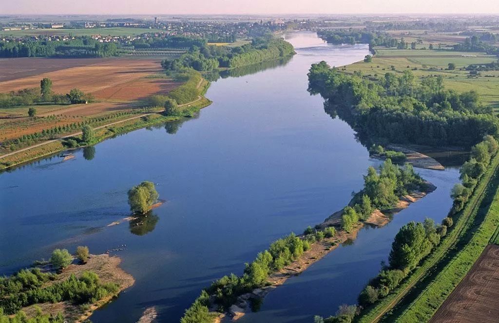 卢瓦尔河谷古堡之旅 (法国卢瓦尔河谷后花园)