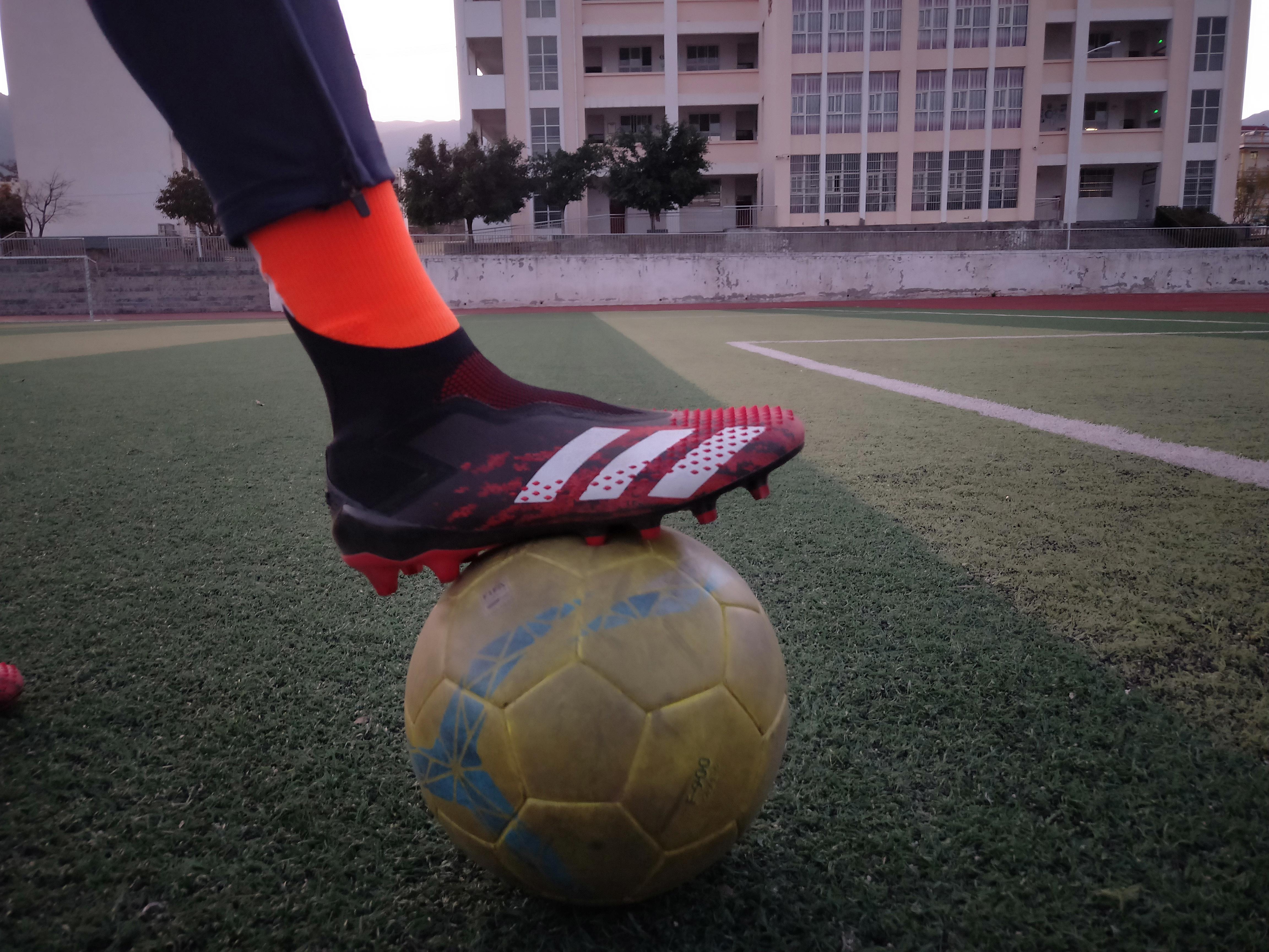 adidaspredatormutator20.1榛戠豢,adidaspredator19.3閾堕粦璇勬祴