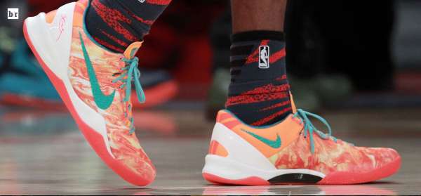 布克上脚科比球鞋成为传奇,科比20年球鞋回顾