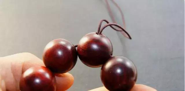换珠串绳子最快的方法,串珠珠的绳怎么打结