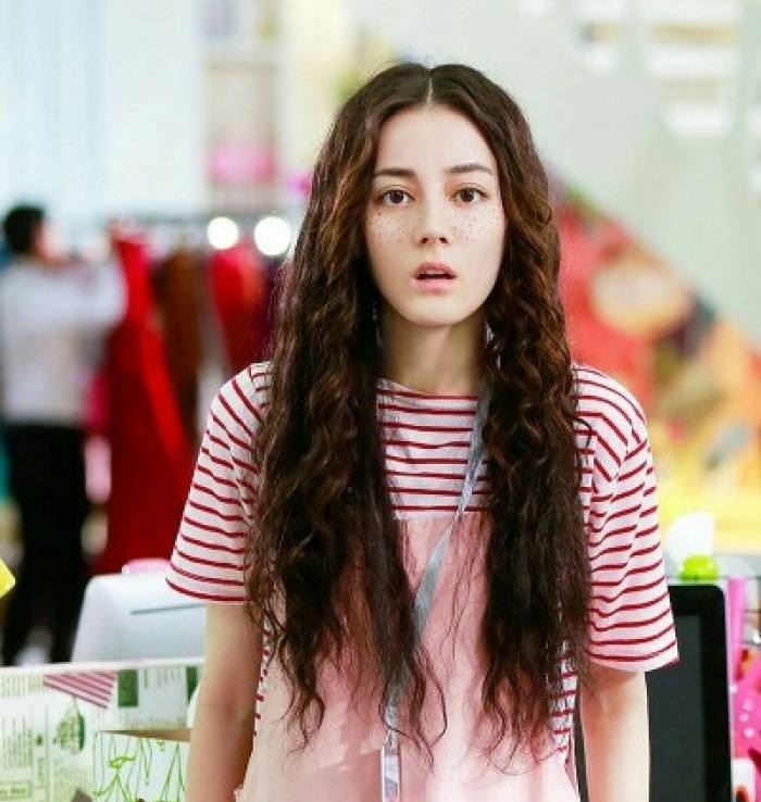 造型烫和大波浪哪个更适合18岁,大波浪适合什么年龄烫