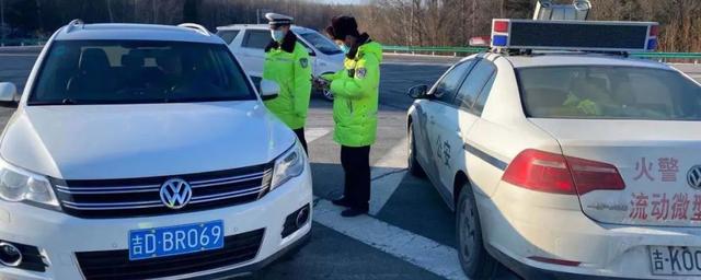 驾驶员不系安全带被拍到怎么处罚,后排不系安全带处罚驾驶员