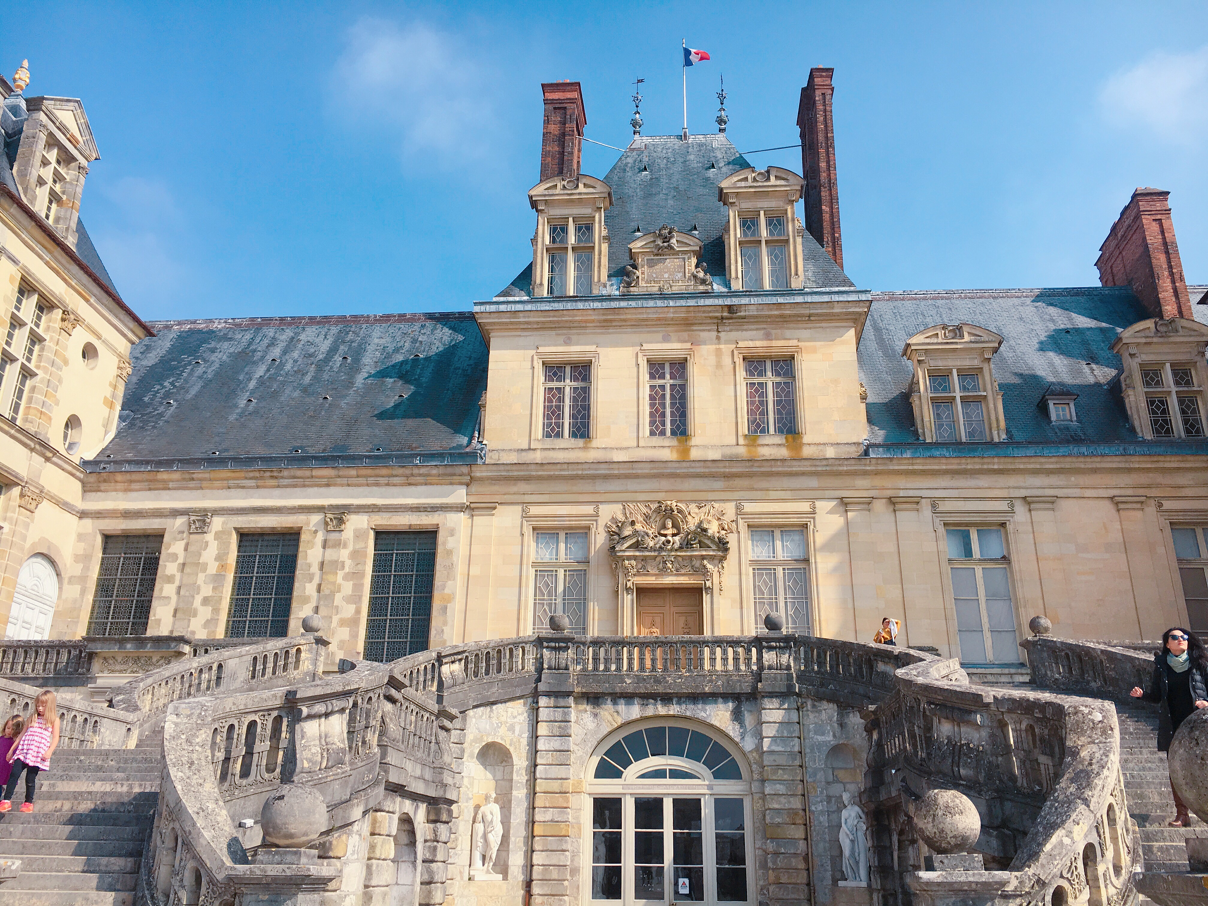 宸撮粠鏃呰骞茶揣,宸撮粠鐨勬棩涓庡鏃呰