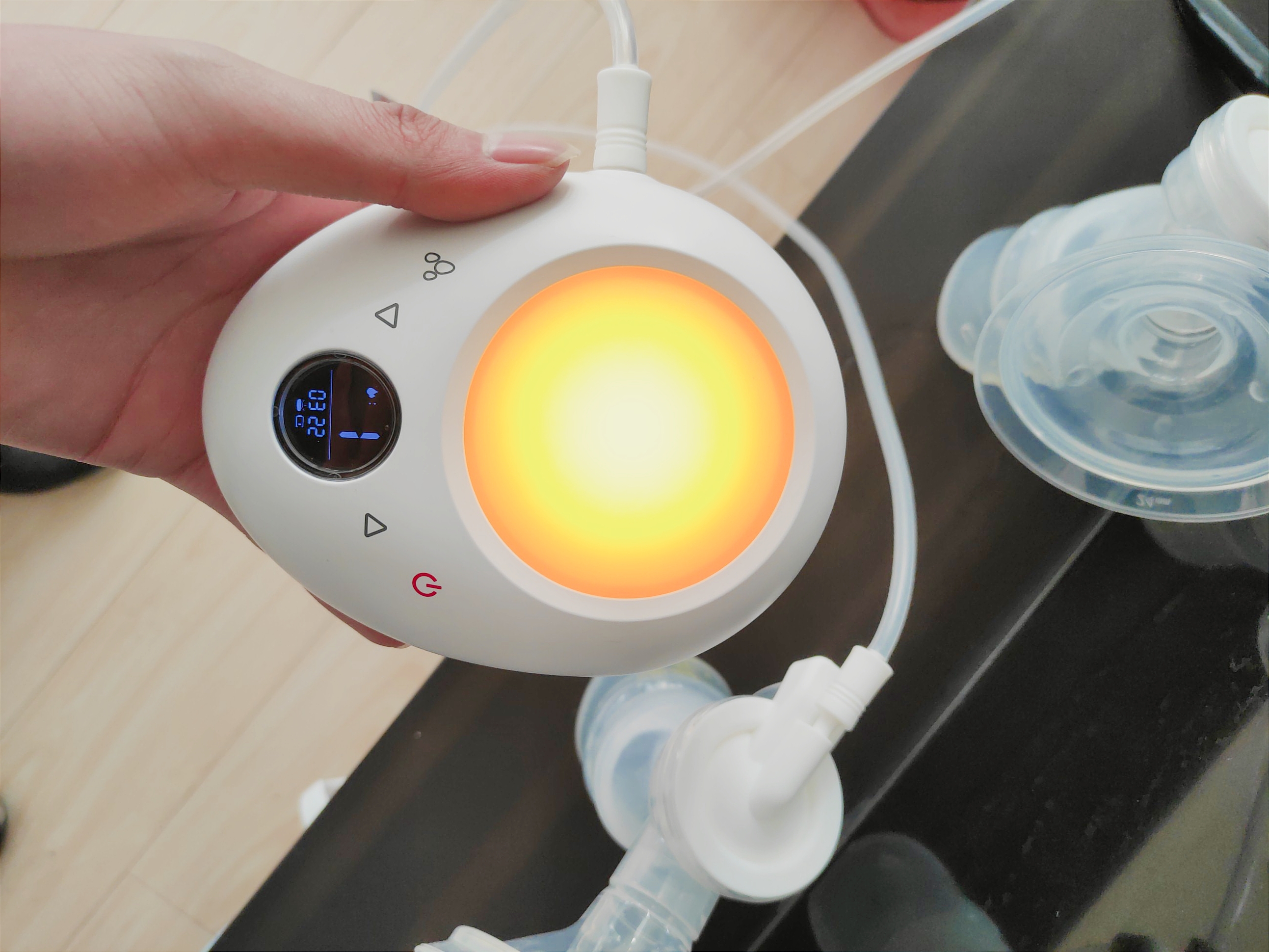 怎么正确使用吸奶器吸奶,吸奶器吸奶的正确姿势和方式