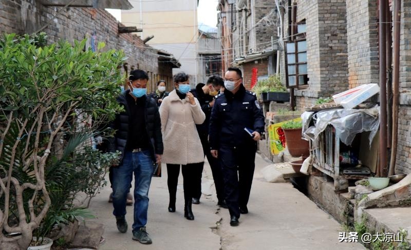 疫情防控期间警察夫妻共赴一线,疫情面前警医夫妻并肩逆行