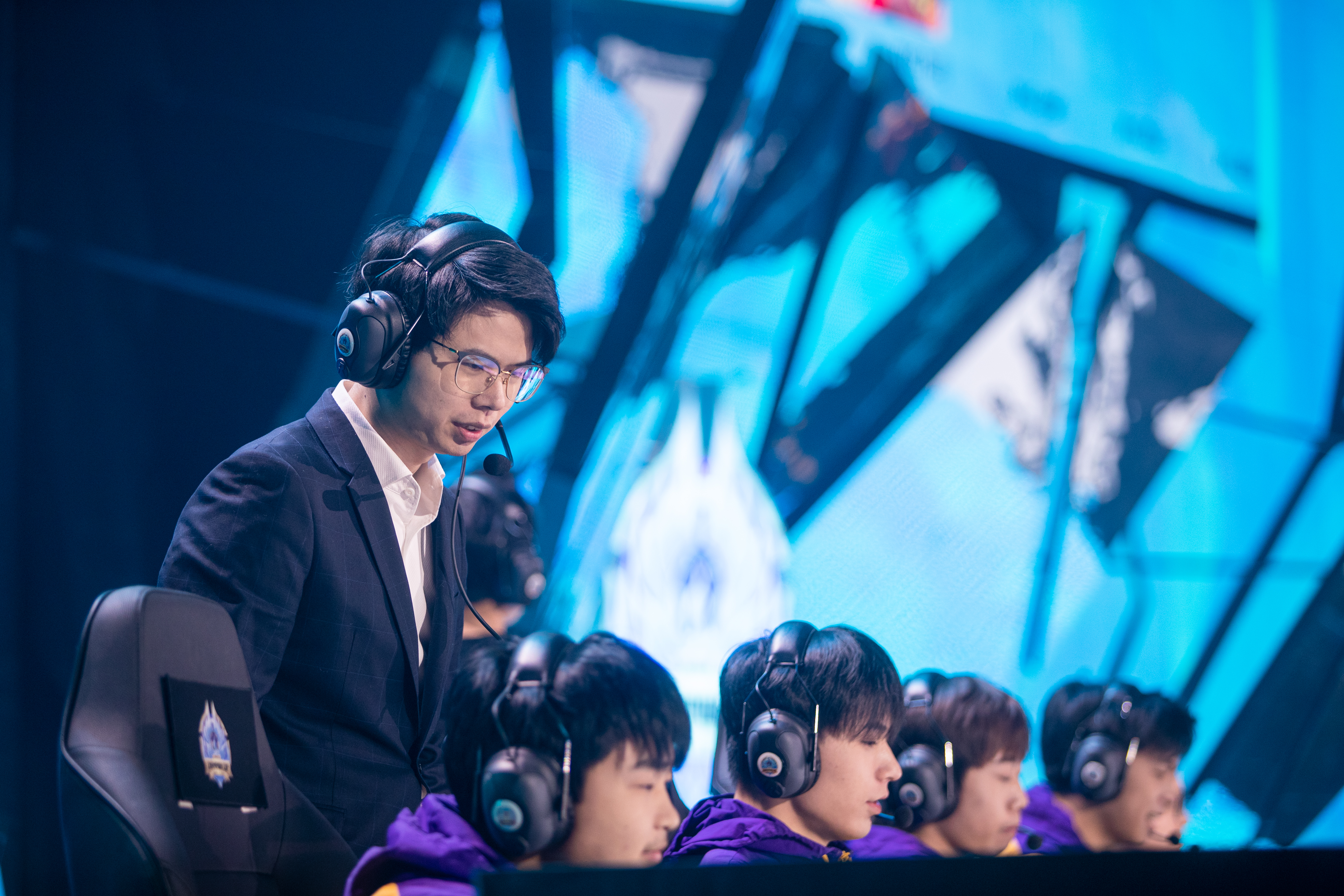 EDG、AG、XYG……年轻人的心灵代码，中年人的财富秘籍