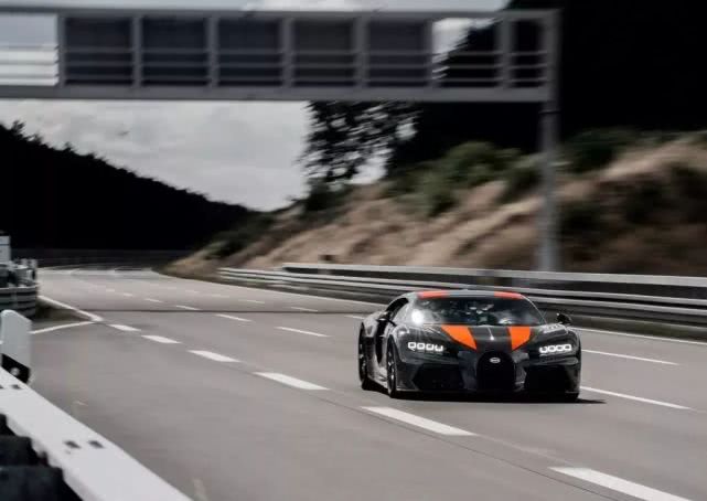 极速490公里,超跑490公里续航