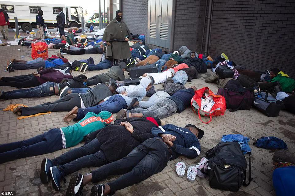 南非全国进入灾难状态的场面,南非大事件