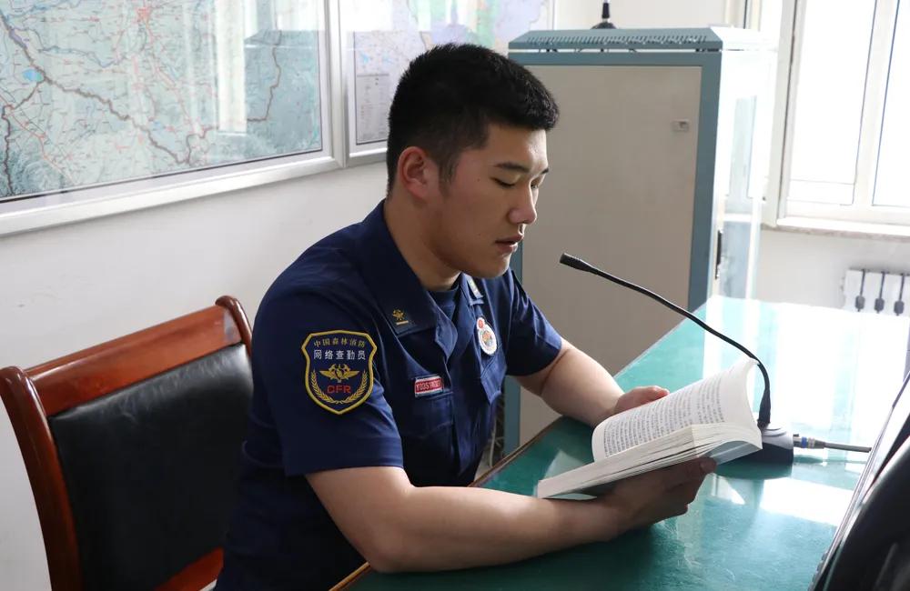 学*党**史践初心|东极火焰蓝活用“小举措”让*党**史学习教育“热起来”