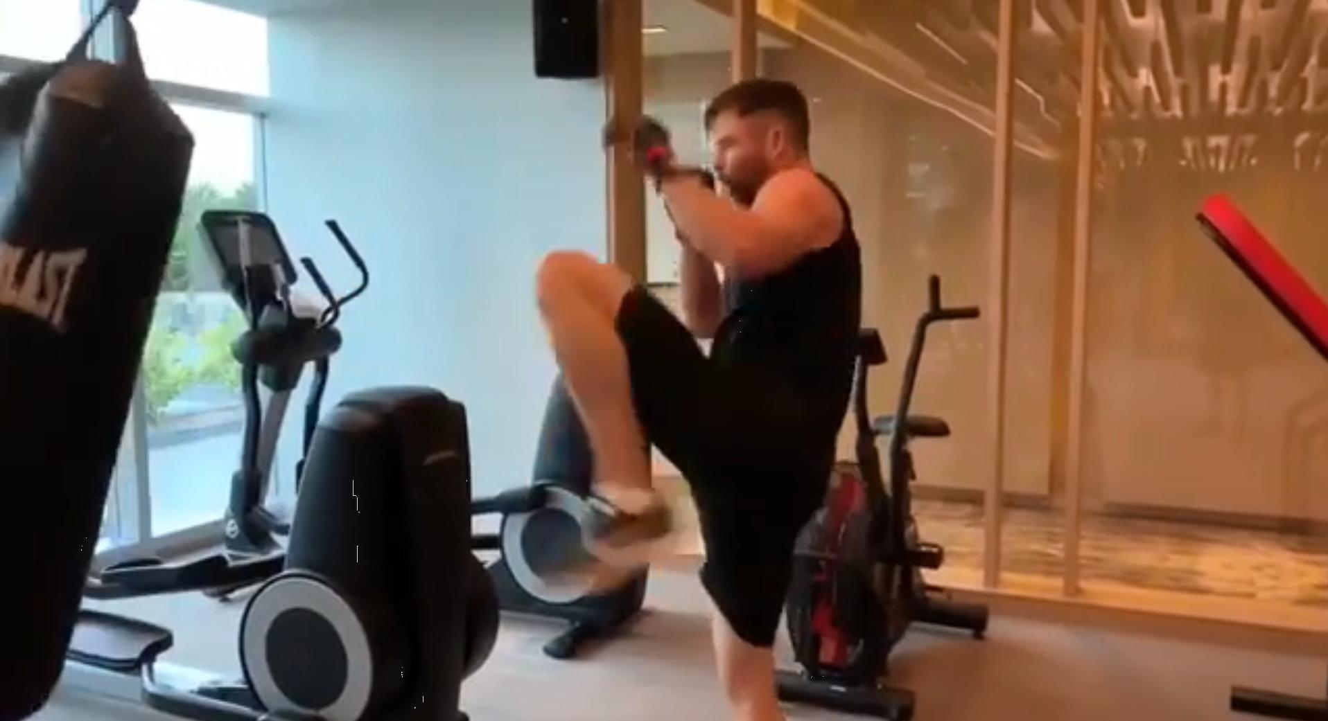 雷神打了一套军体拳,雷神打拳