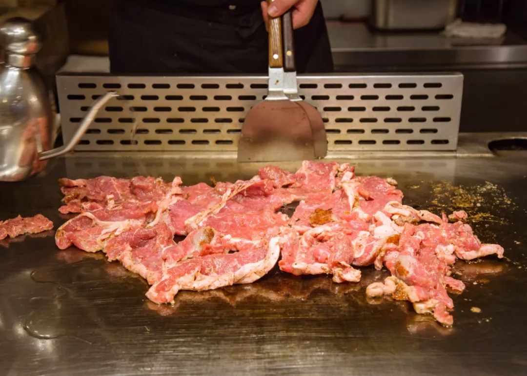 象拔蚌三文鱼鹅肝刺身拼盘,鹅肝苹果刺身