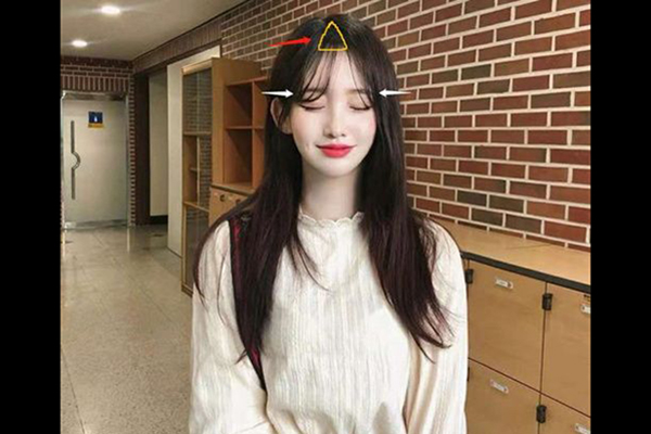 女生发量少发际线高适合什么发型,前额发际线少的女生发型