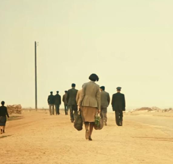 那个冲不破枷锁的男孩，哪里也逃不掉，评《西西里的美丽传说》