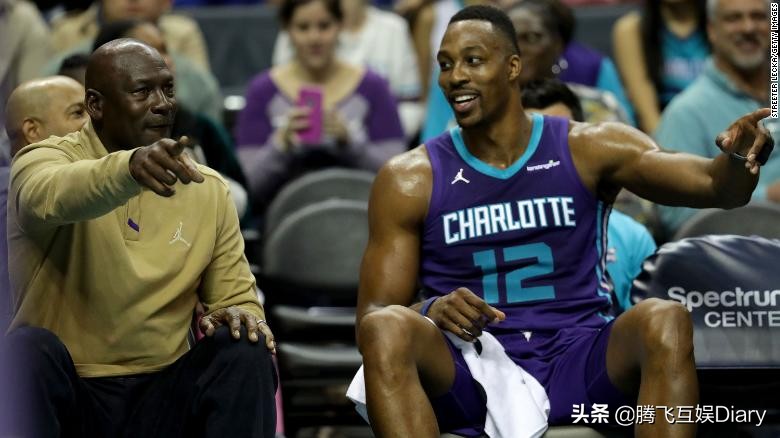 众人谈论迈克尔乔丹,迈克尔乔丹谈自己的人生