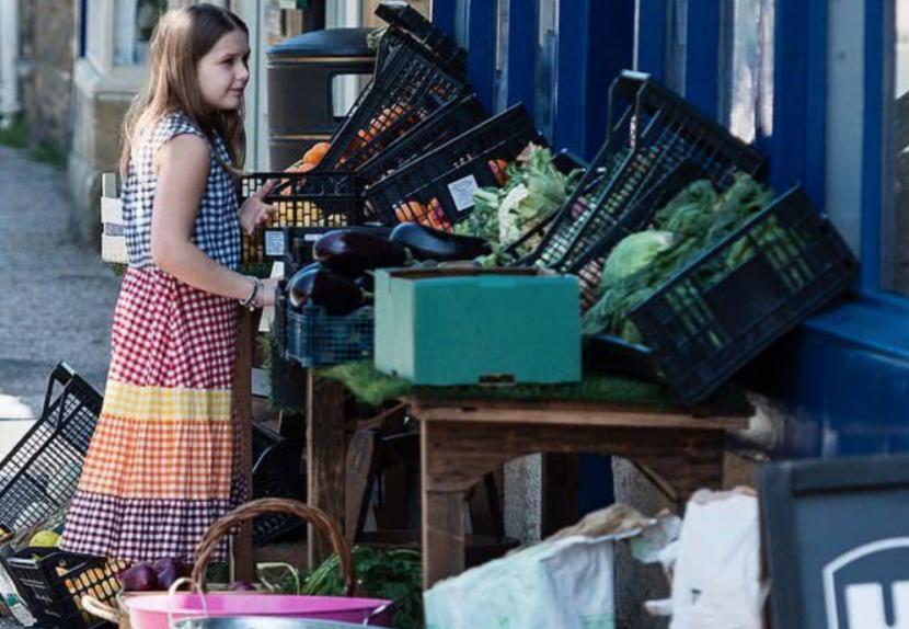 “宜家女”刷屏，这位首富所创品牌躺枪！为什么富豪爱穿优衣库？