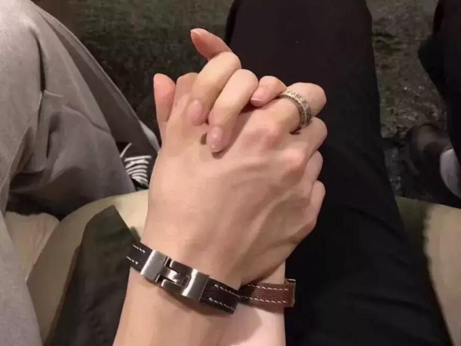 女朋友闹分手挽回的话,女朋友闹分手后该怎么挽回