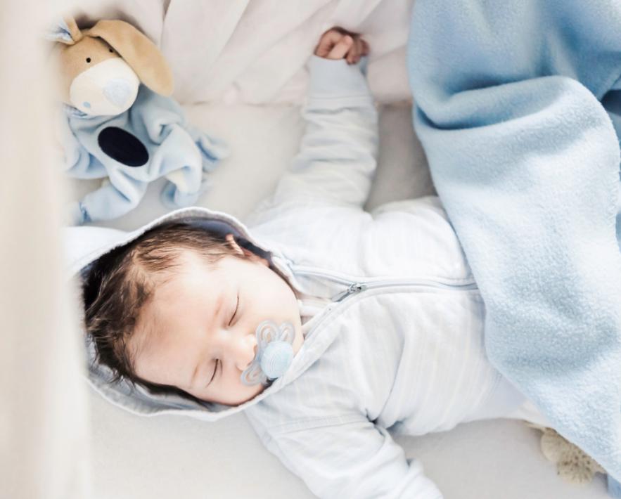 冬天晚上怎么喂奶粉避免宝宝着凉,冬天宝宝晚上睡觉怎么样不会着凉