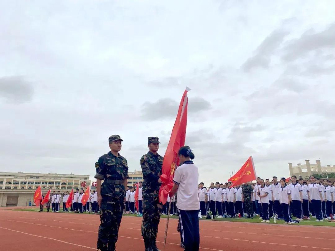 石狮八中什么时候军训,石狮八中军训最新视频