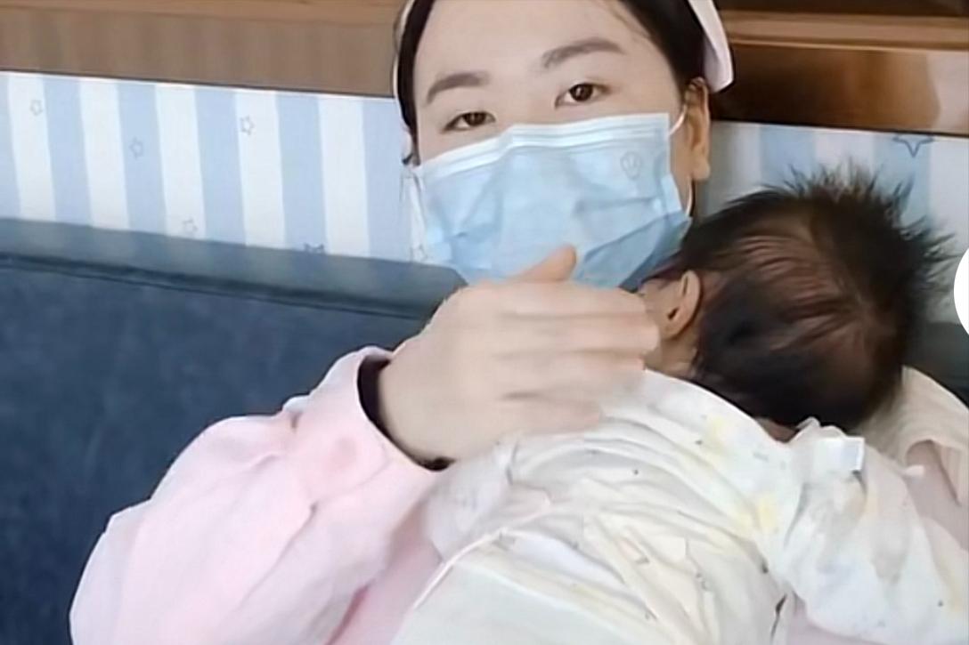 一般宝宝多大就不用拍嗝了,婴儿多大就不用拍奶嗝了