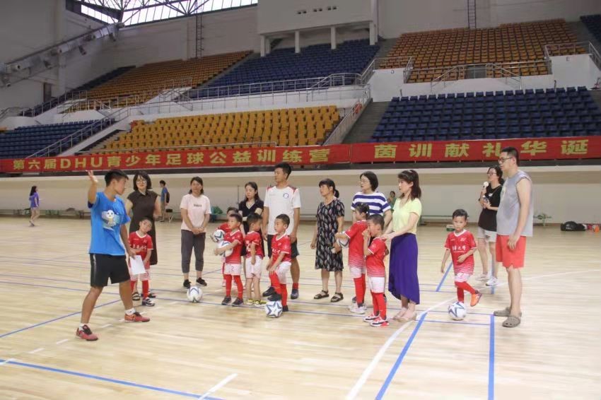 茵训实践意气风发，七十华诞风采仍然