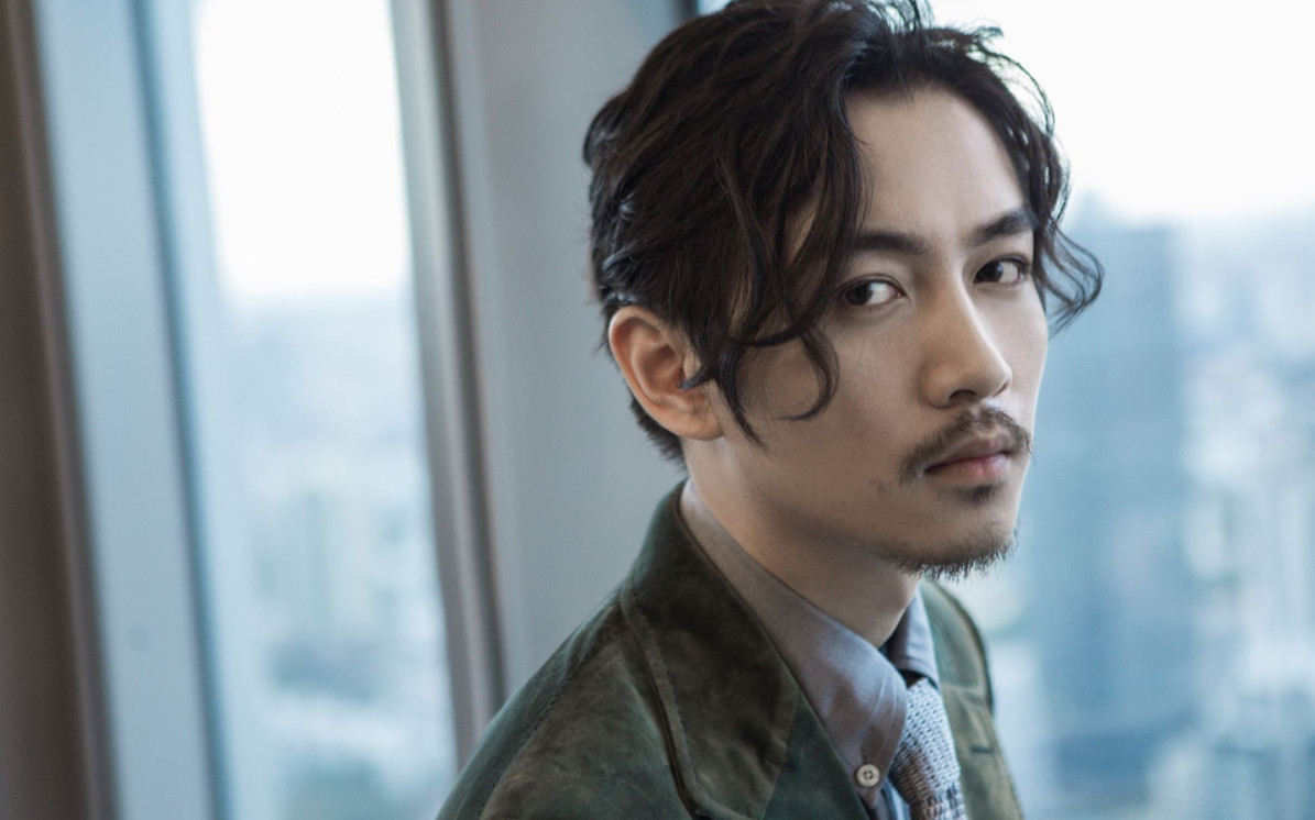 留了胡子反而更帅的男星,刮掉胡子帅到爆的男星