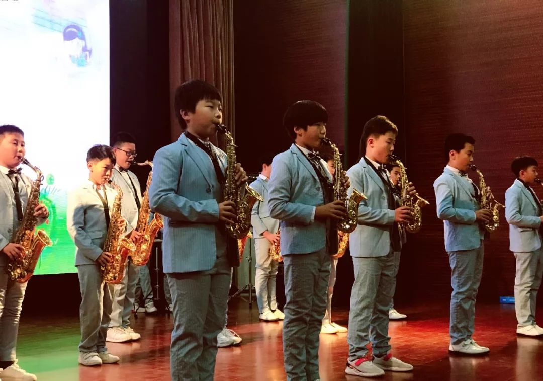 不忘初心砥砺前行教育实践活动,不忘初心小学文艺表演